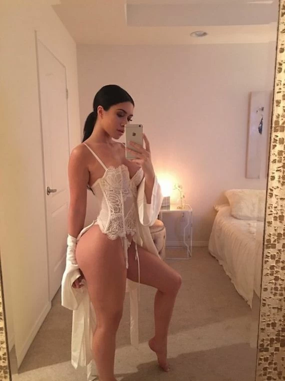 Picture of Latina bride selfie in white lingerie sexy thick thighs 