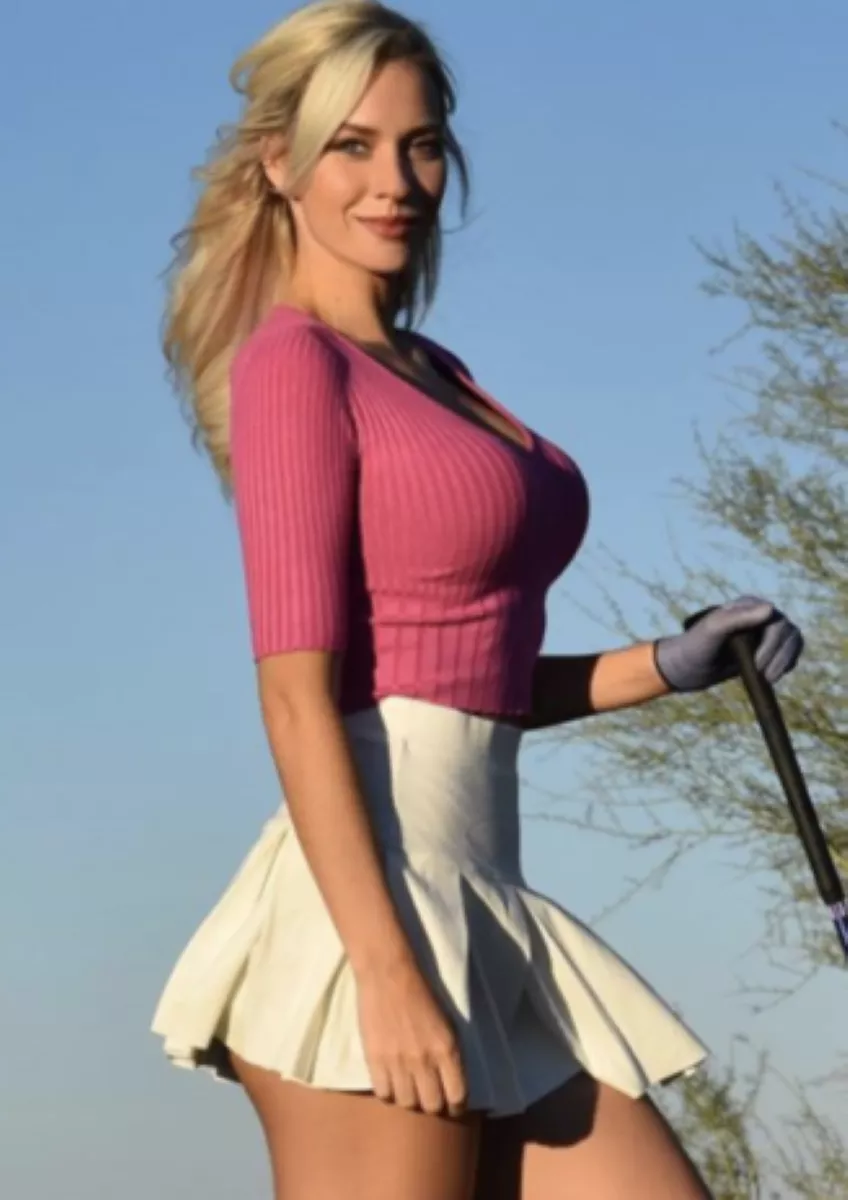 golfing babe paige