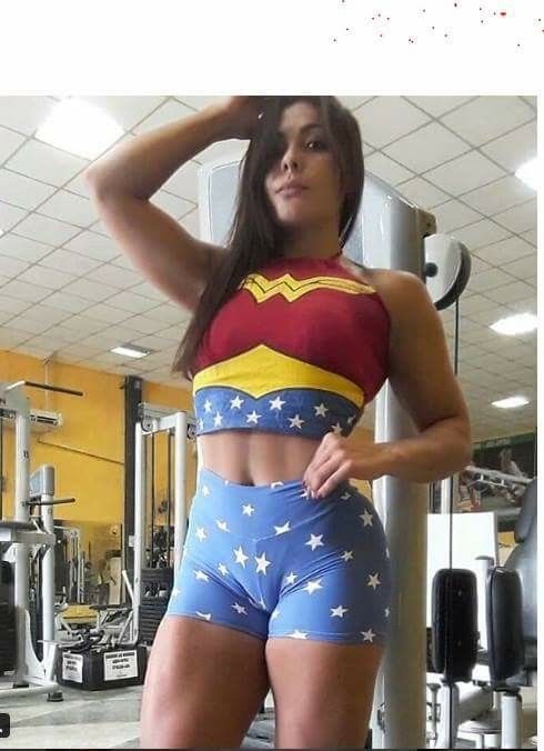 Wonder Woman sexy babe