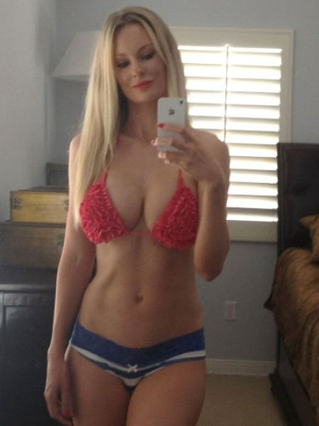 Big tits blonde bikini selfie