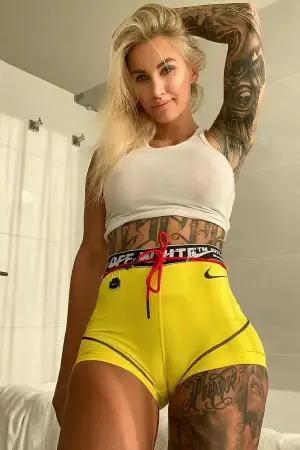 See hows my booty in these shorts v ronwlcg free images right here, updated daily!