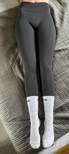 Black And White Leggins Shows My Vuvla