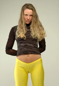 Yellow Yoga Pants Cameltoe Babe Posing