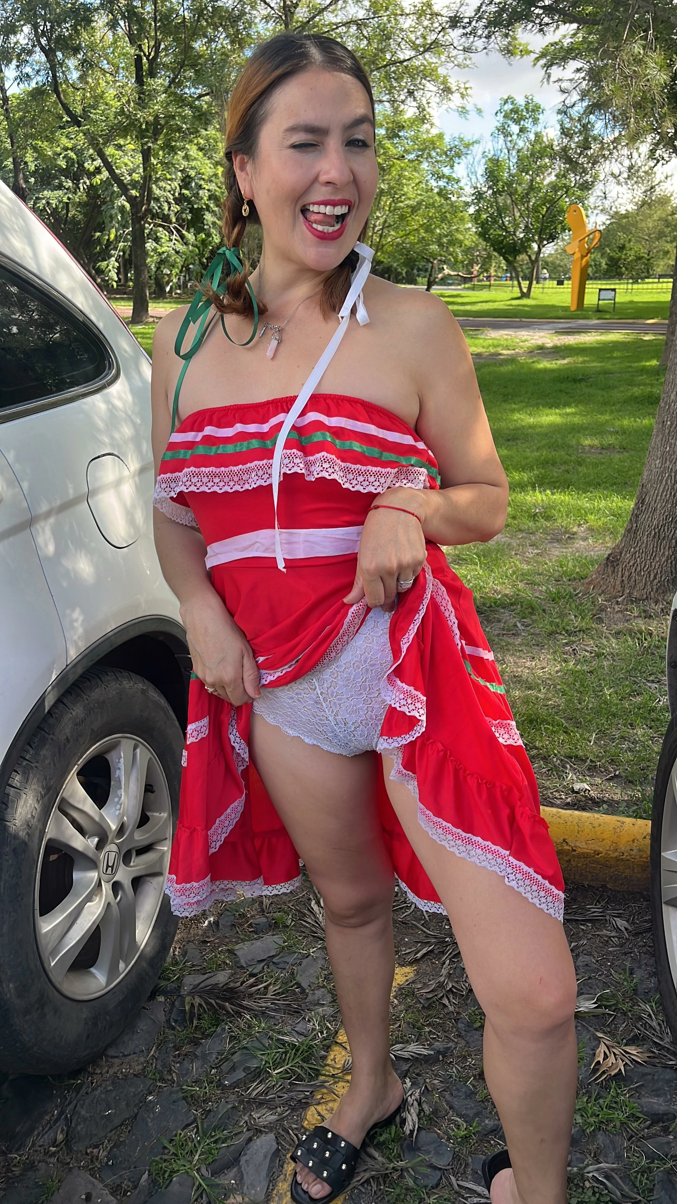 Upskirt panties mexicana outdoors fun 